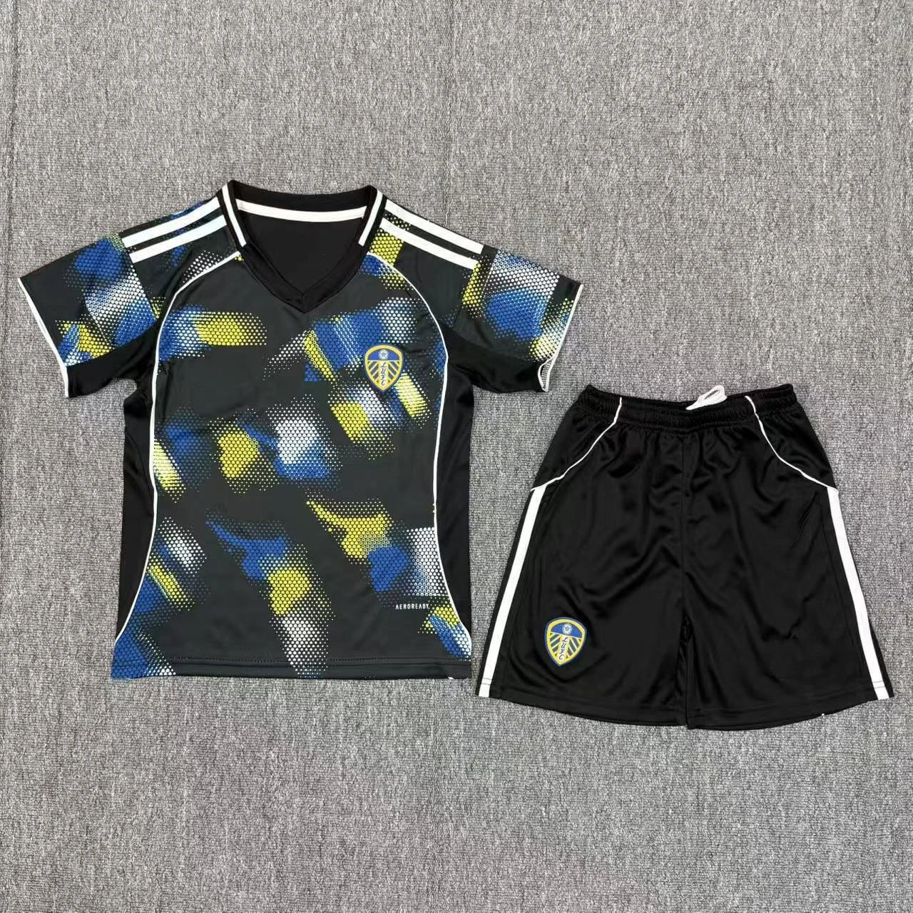 Design Newcastle United 2023-24 Third Kit Green / White Jersey and Shorts Set Sets - 10