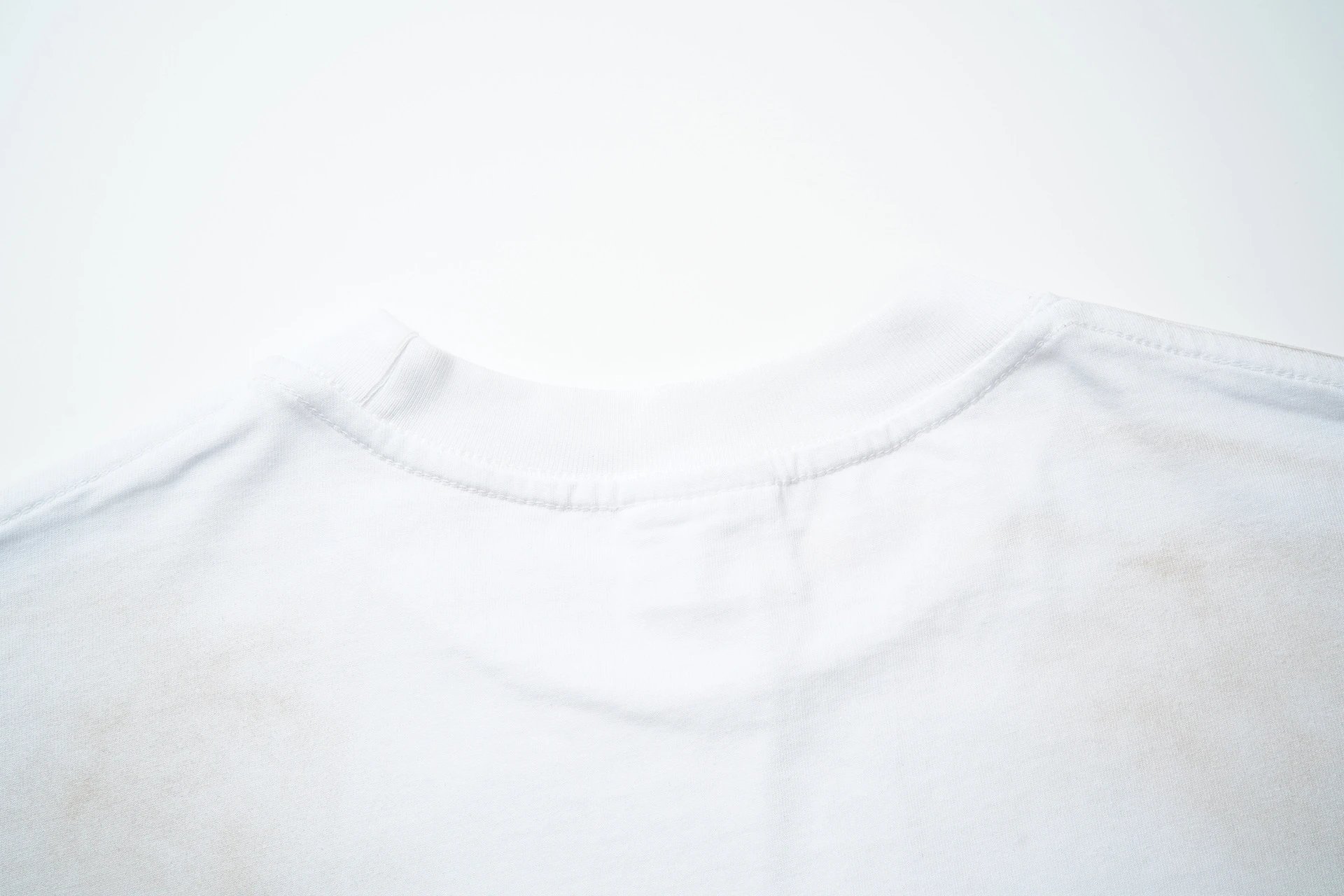 Design Valley Smasher Summer Dreams Graphic T-Shirt White T-Shirts - 21