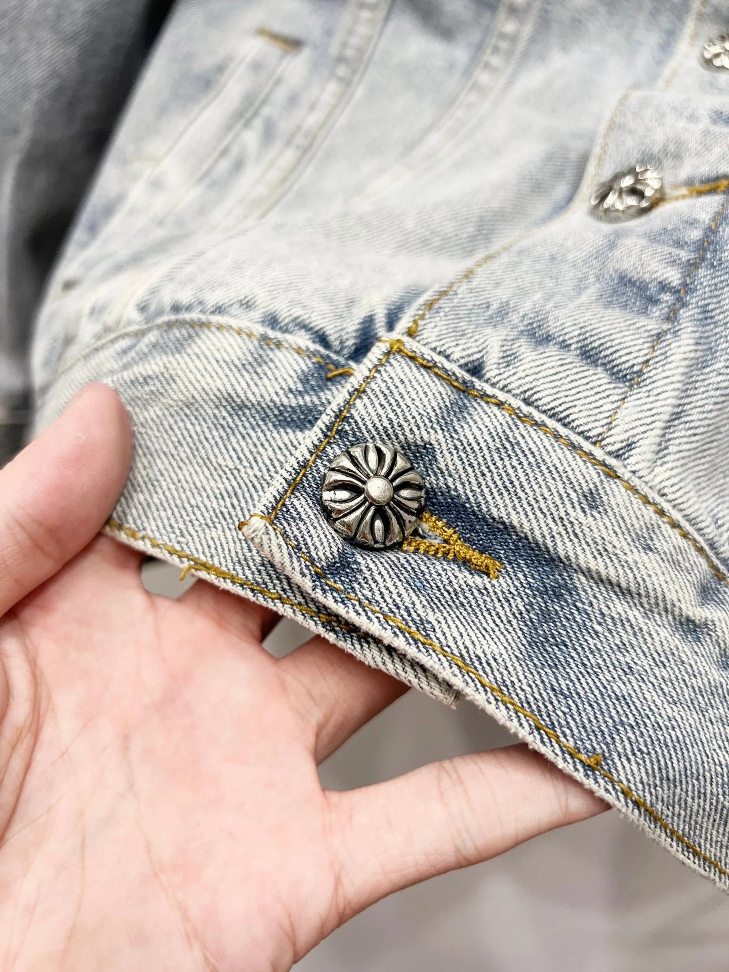 Chrome Hearts Cross-Embroidered Beige Denim Jacket - 9
