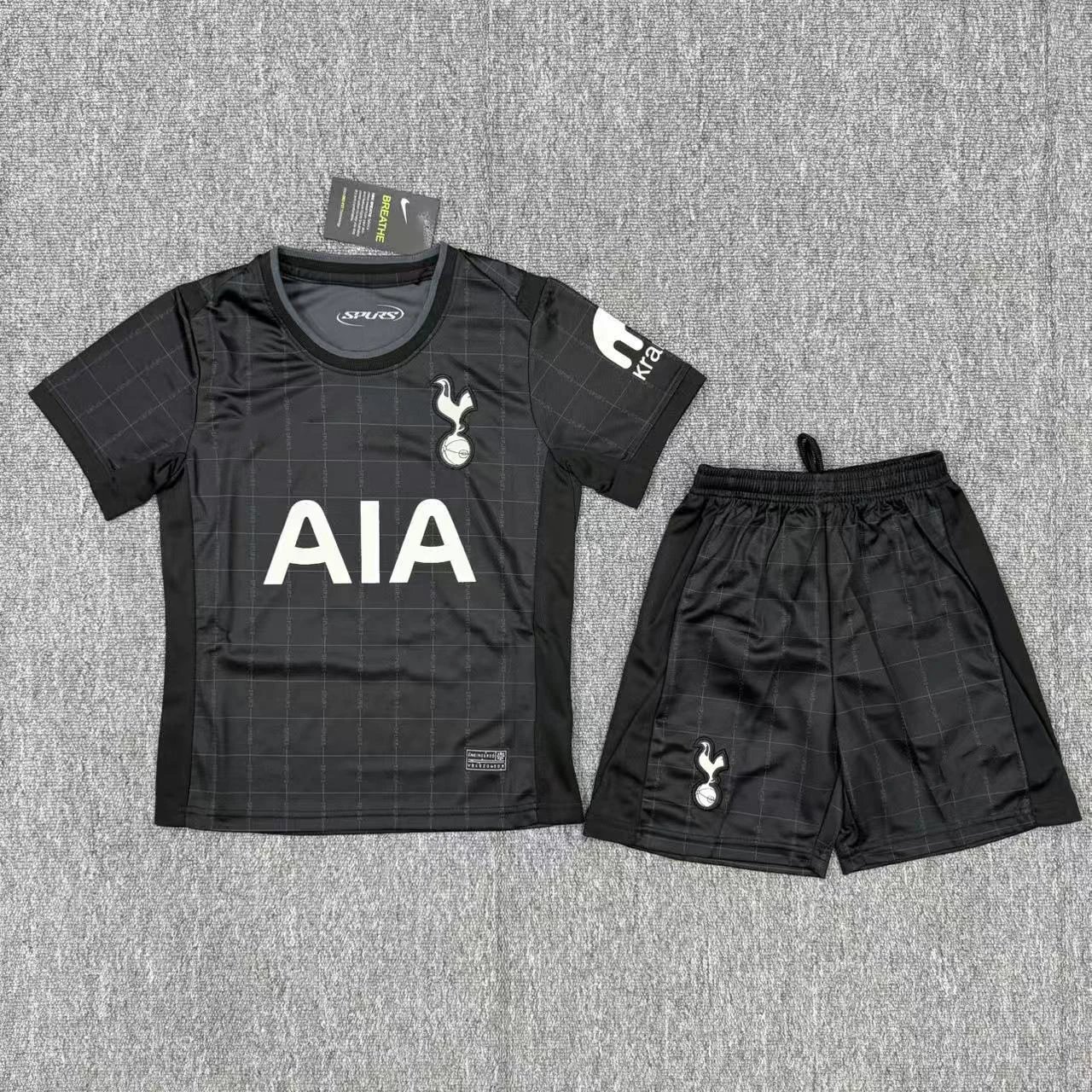 Design Newcastle United 2023-24 Third Kit Green / White Jersey and Shorts Set Sets - 3