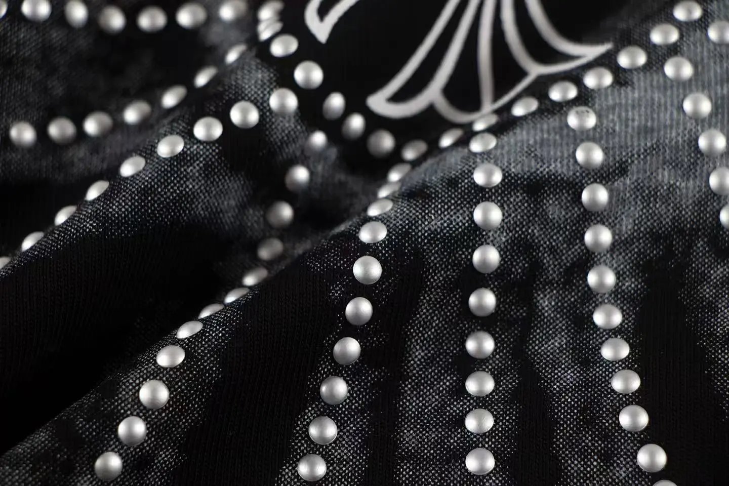 Design Crystal Embellished Splatter Print T-Shirt Black - 25
