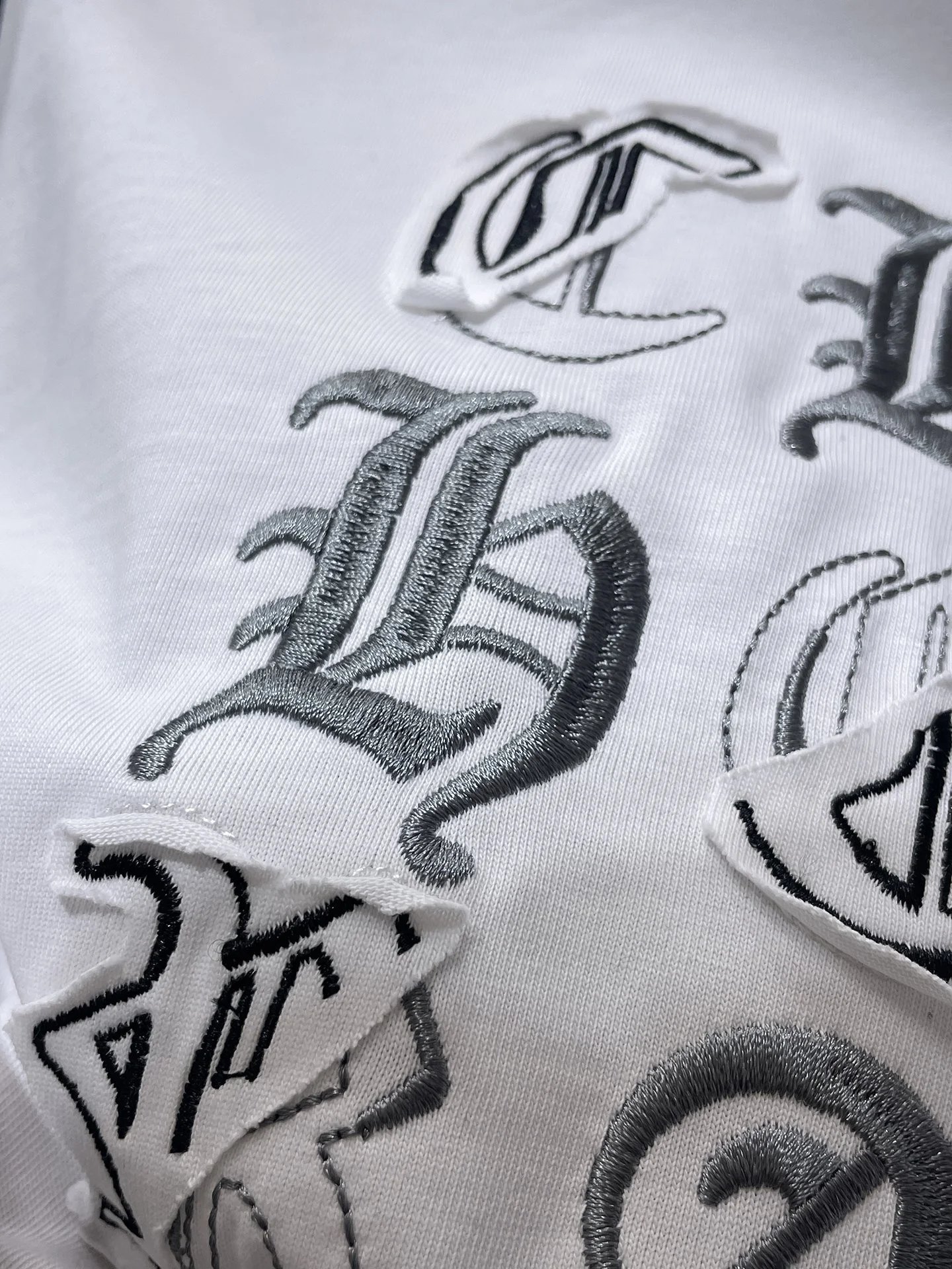 Chrome Hearts Circle Cross Embroidered White T-Shirt - 17