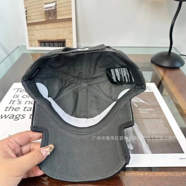 Balenciaga BAAENCIAGA Logo Baseball Cap Beige / Black - 4
