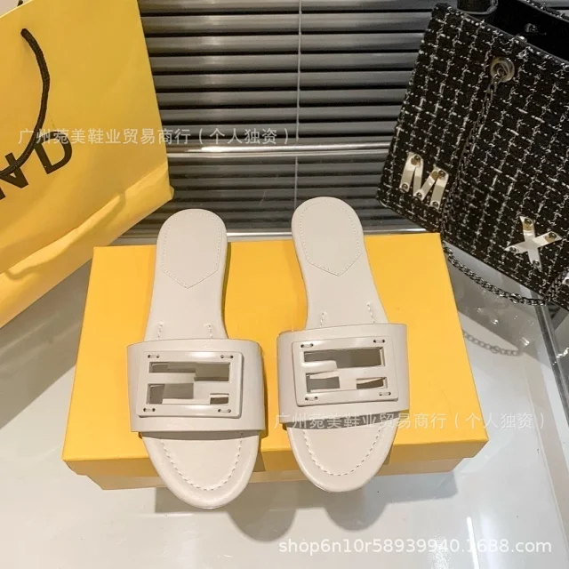 Fendi Sandals FF logo buckle flat slide product detail image 3