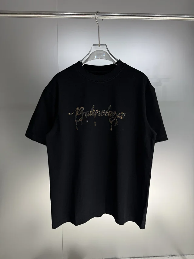 Balenciaga Multiple graphic T-shirt designs product detail image 9