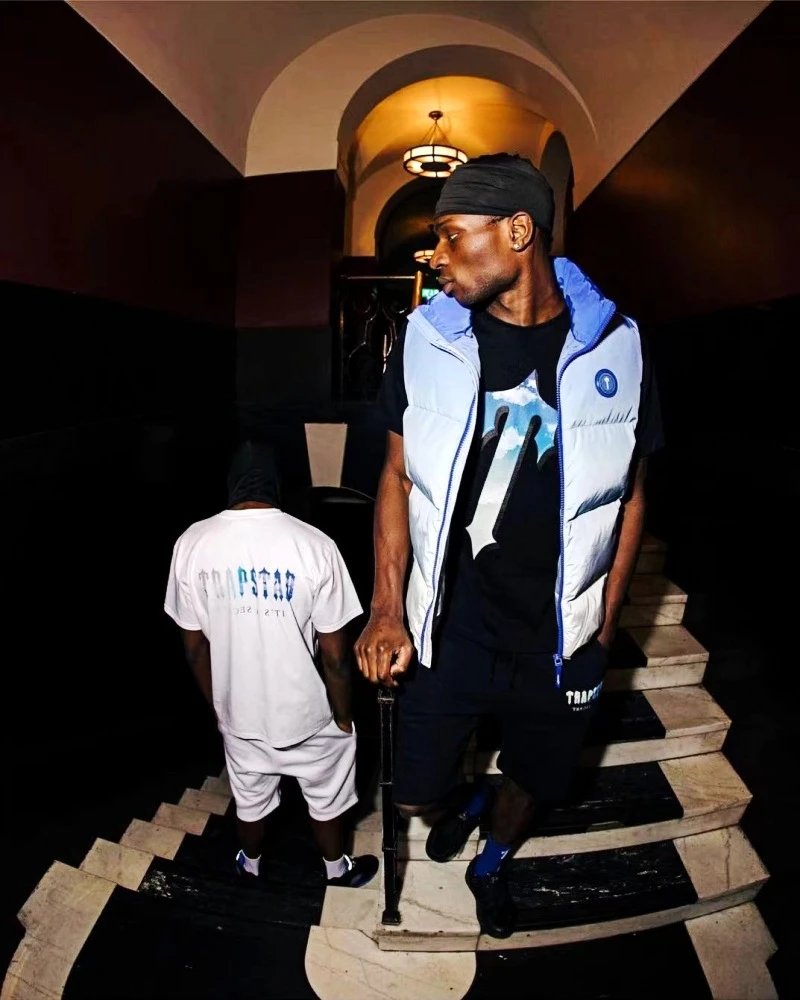 Trapstar Traphouse T-1 Logo Graphic Black T-Shirt T-Shirts - 3