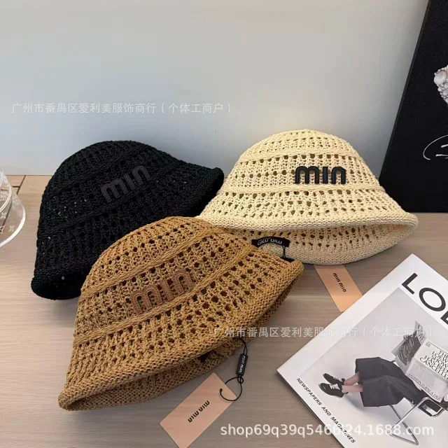 Miu Hats Crochet bucket hat with logo plaque product detail image 1