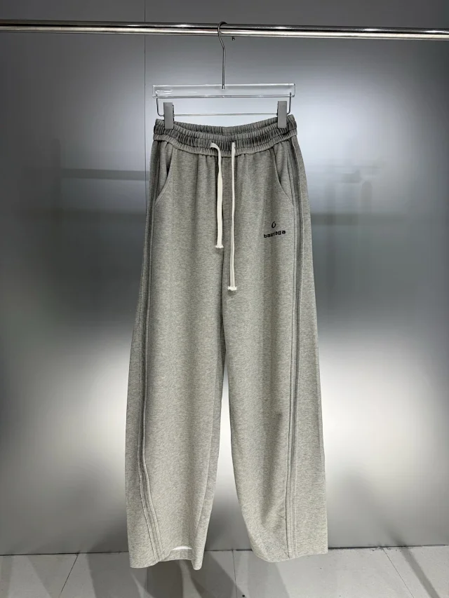 Balenciaga Trousers Wide-leg drawstring sweatpants with side stripes product detail image 7