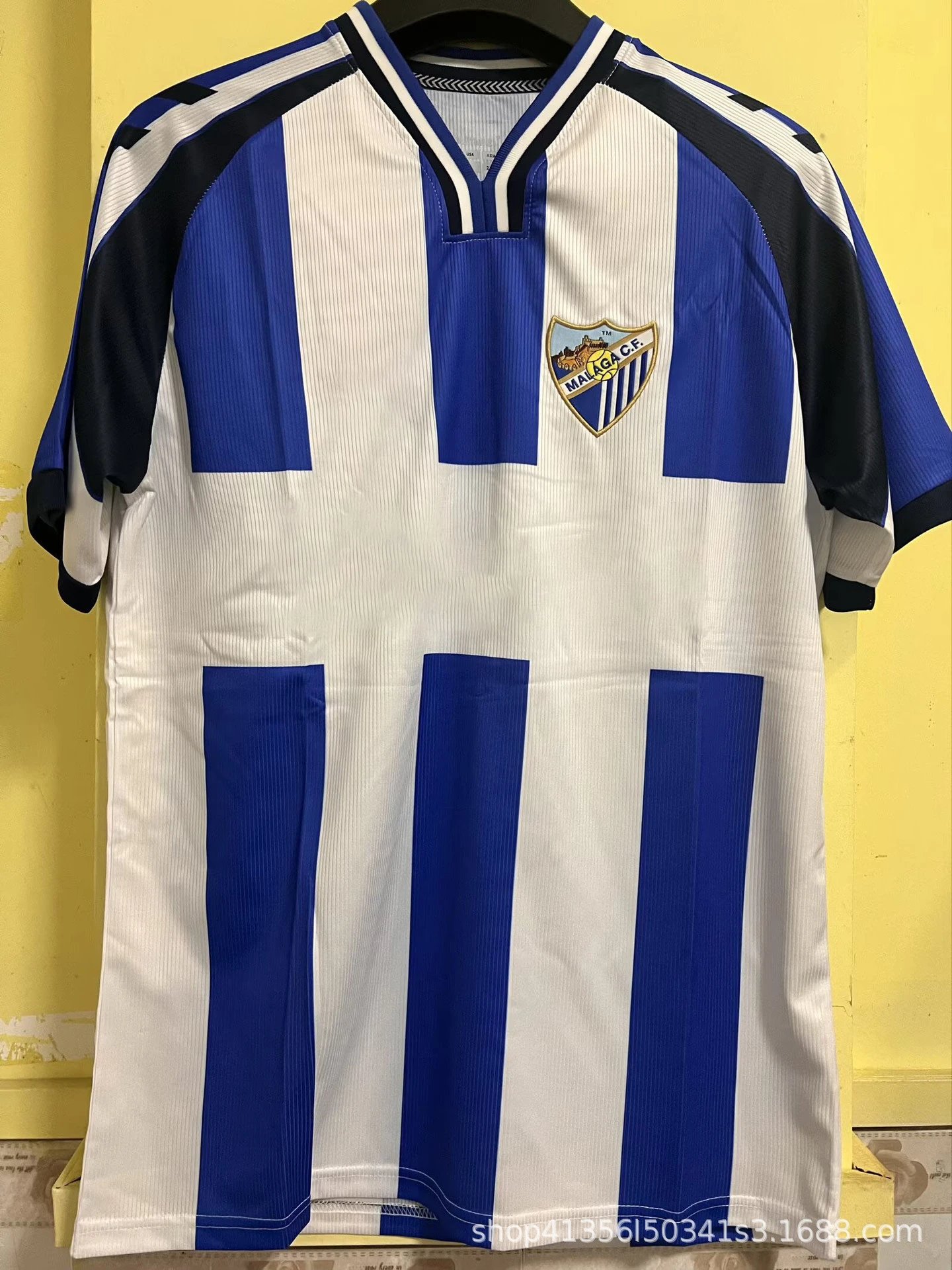 Macron Deportivo Alavés 2023-24 Away Jersey White / Blue Jersey - 15