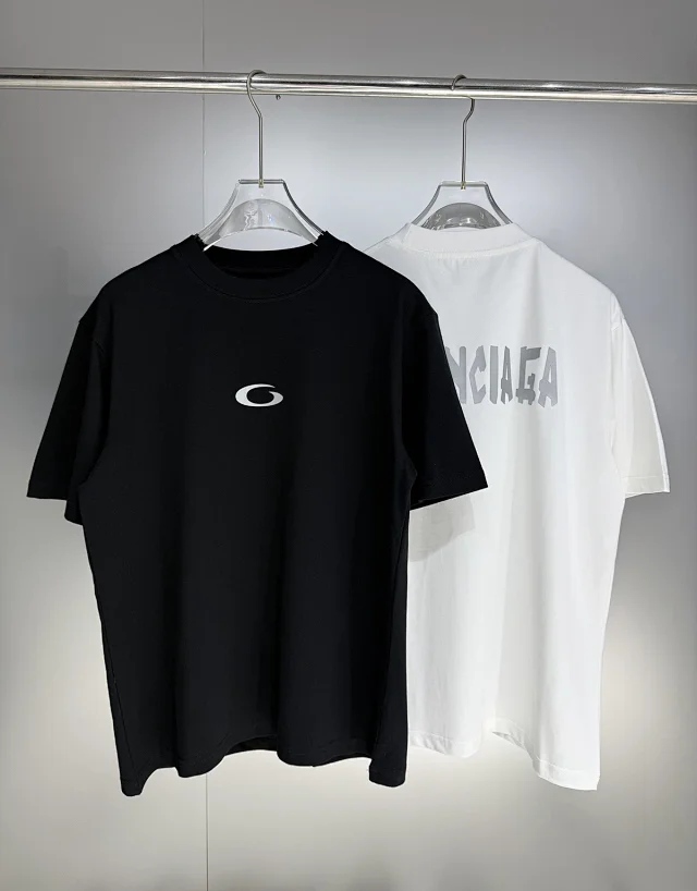 Balenciaga Multiple graphic T-shirt designs product detail image 15