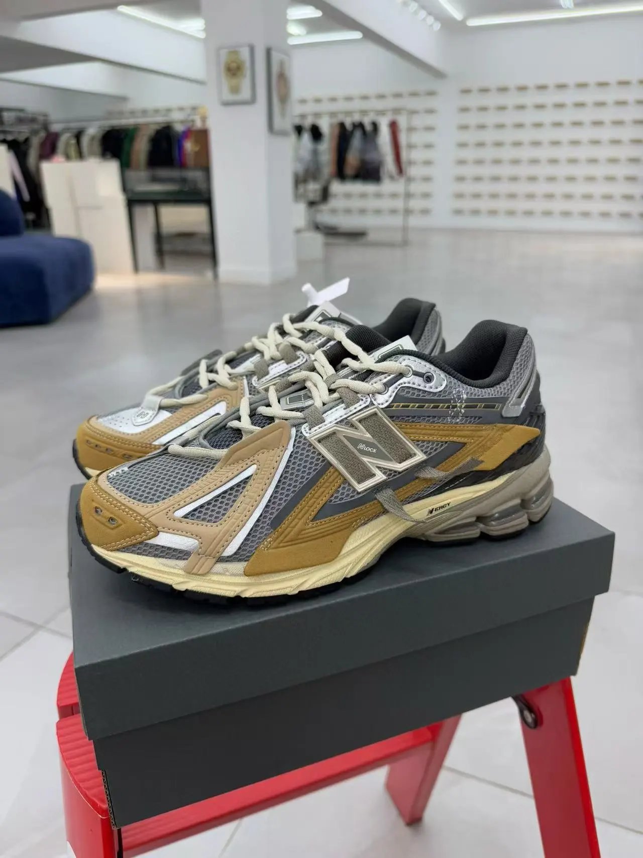Nlock Sneakers 1906R mesh running — Deconstructed Gray-Brown