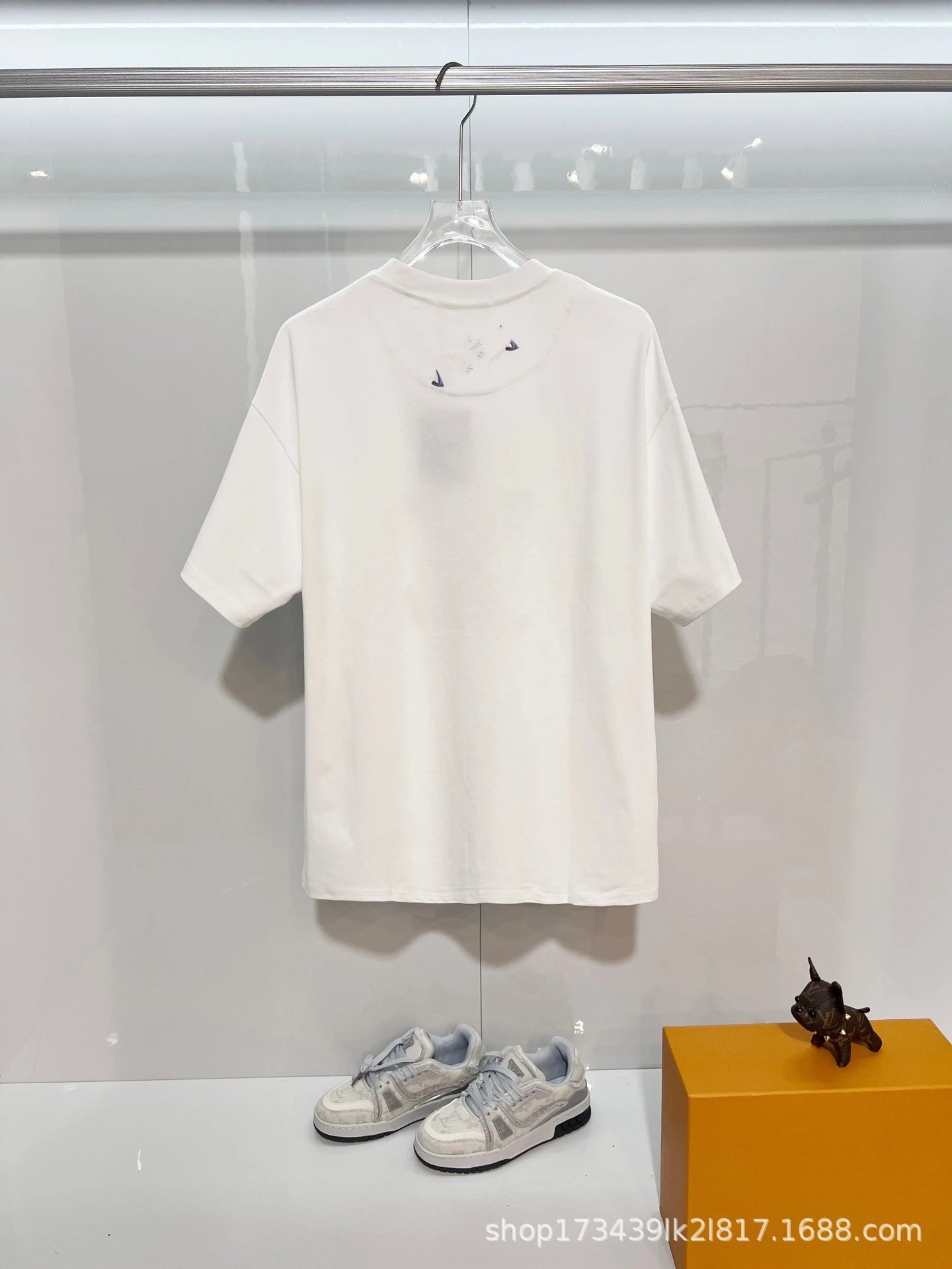 Valentino V Logo Embroidered Black T-Shirt - 18