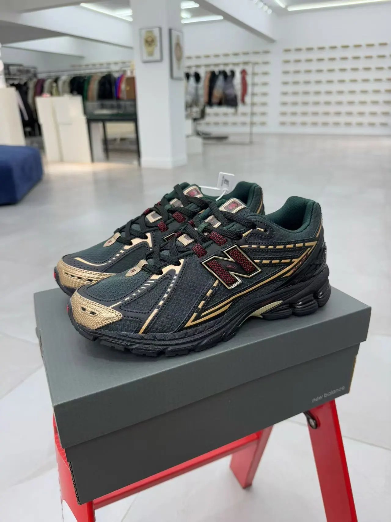 Nlock Sneakers 1906R mesh running — Black Gold