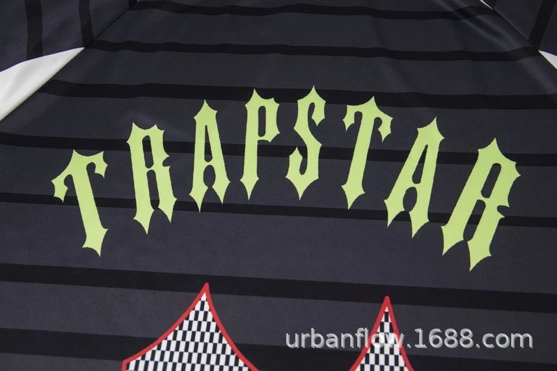 Trapstar Halftone Graphic Polo Black / White Polo Shirt - 6