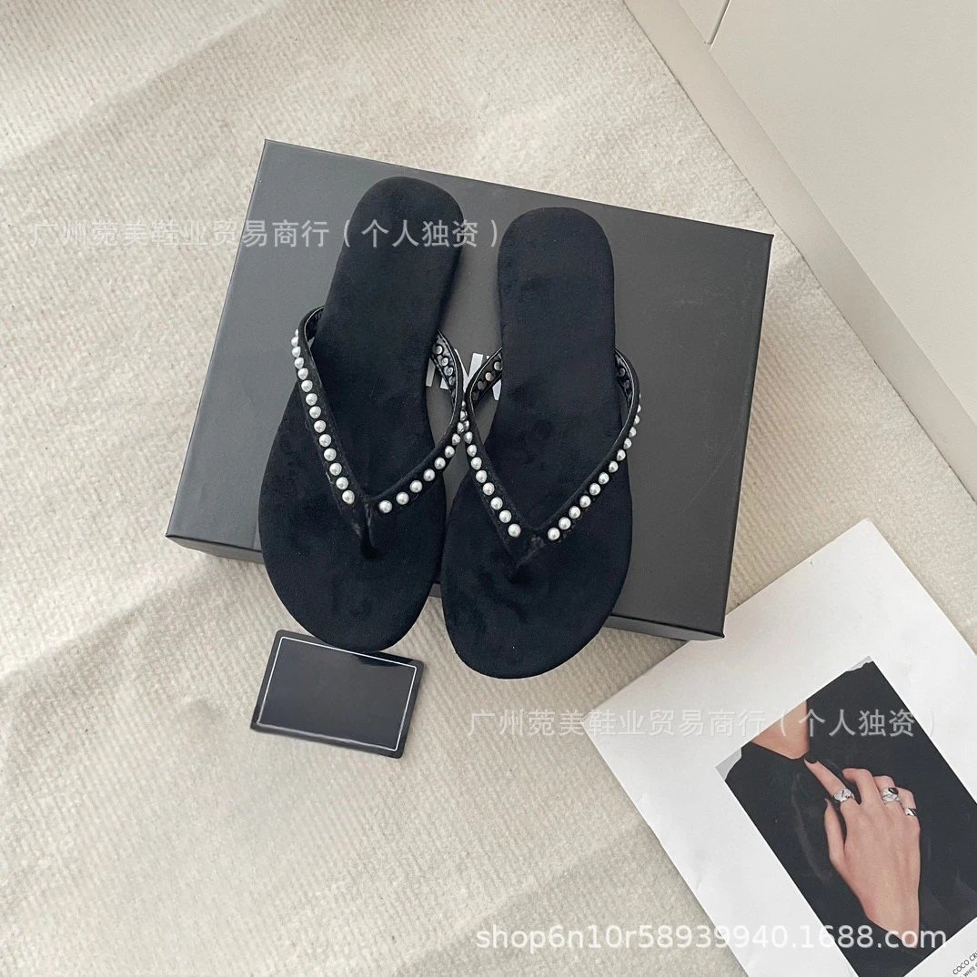 Design Pearl-Embellished Black Suede Flip-Flops Slippers - 4