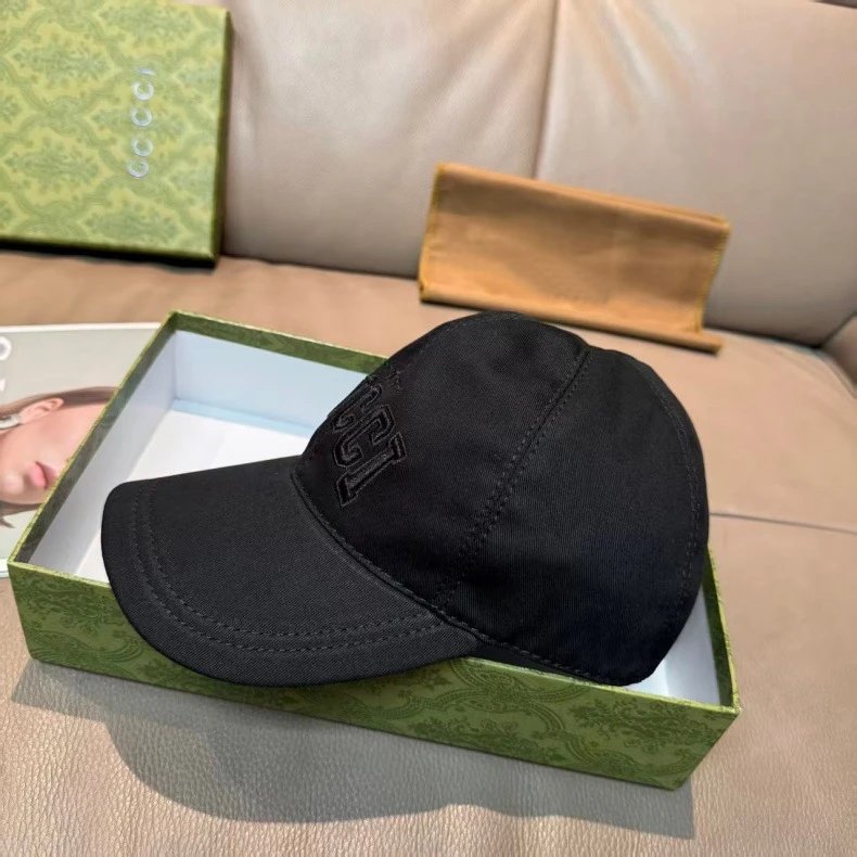 Gucci Embroidered Logo Black Baseball Cap - 5