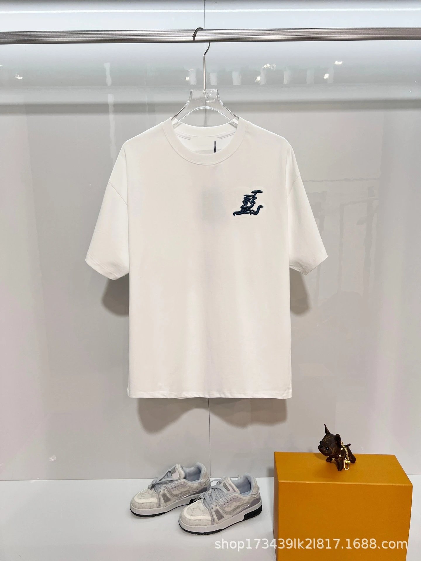 Design Embroidered Logo White T-Shirt - 17