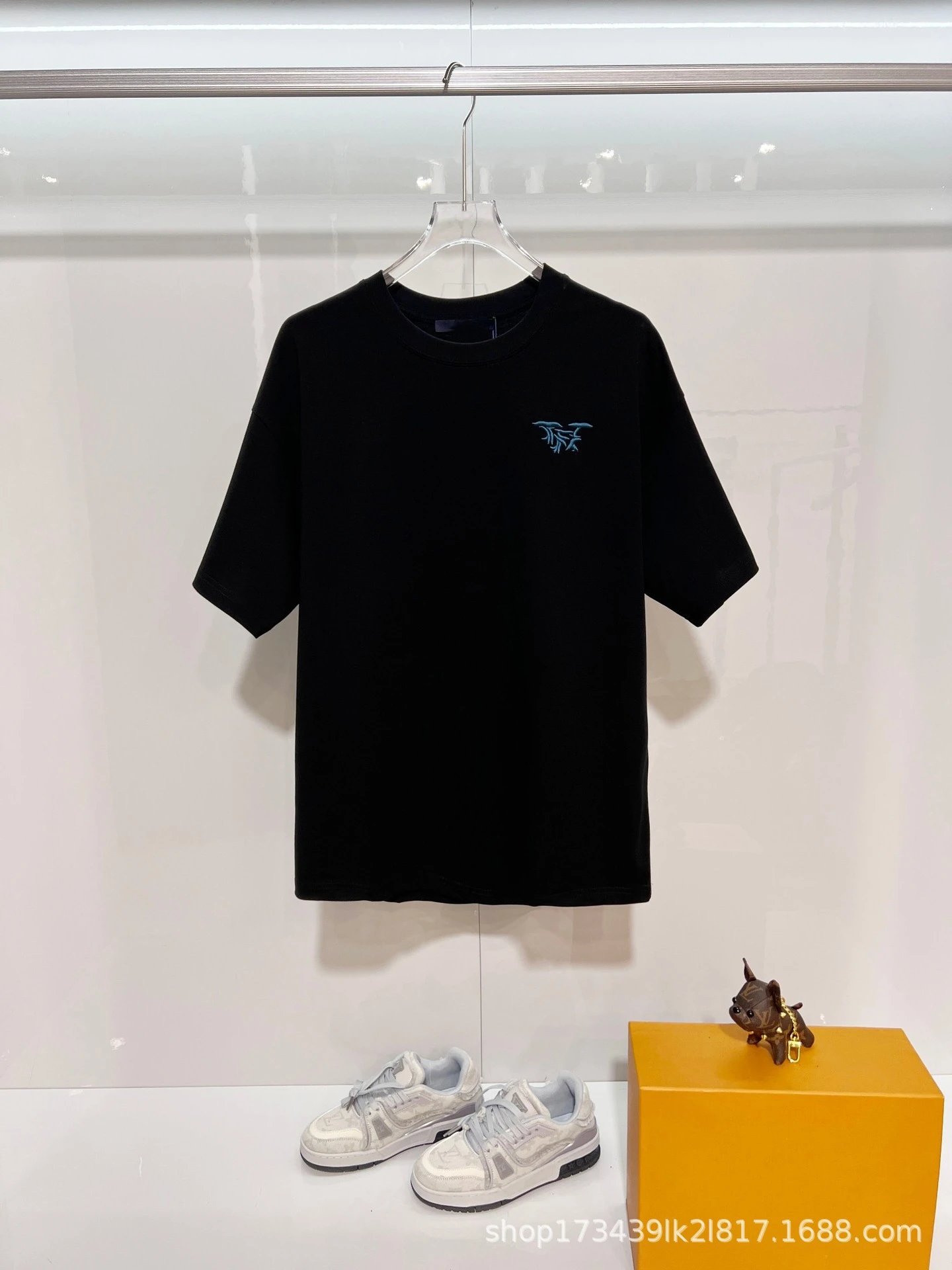 Design Embroidered Logo White T-Shirt - 19