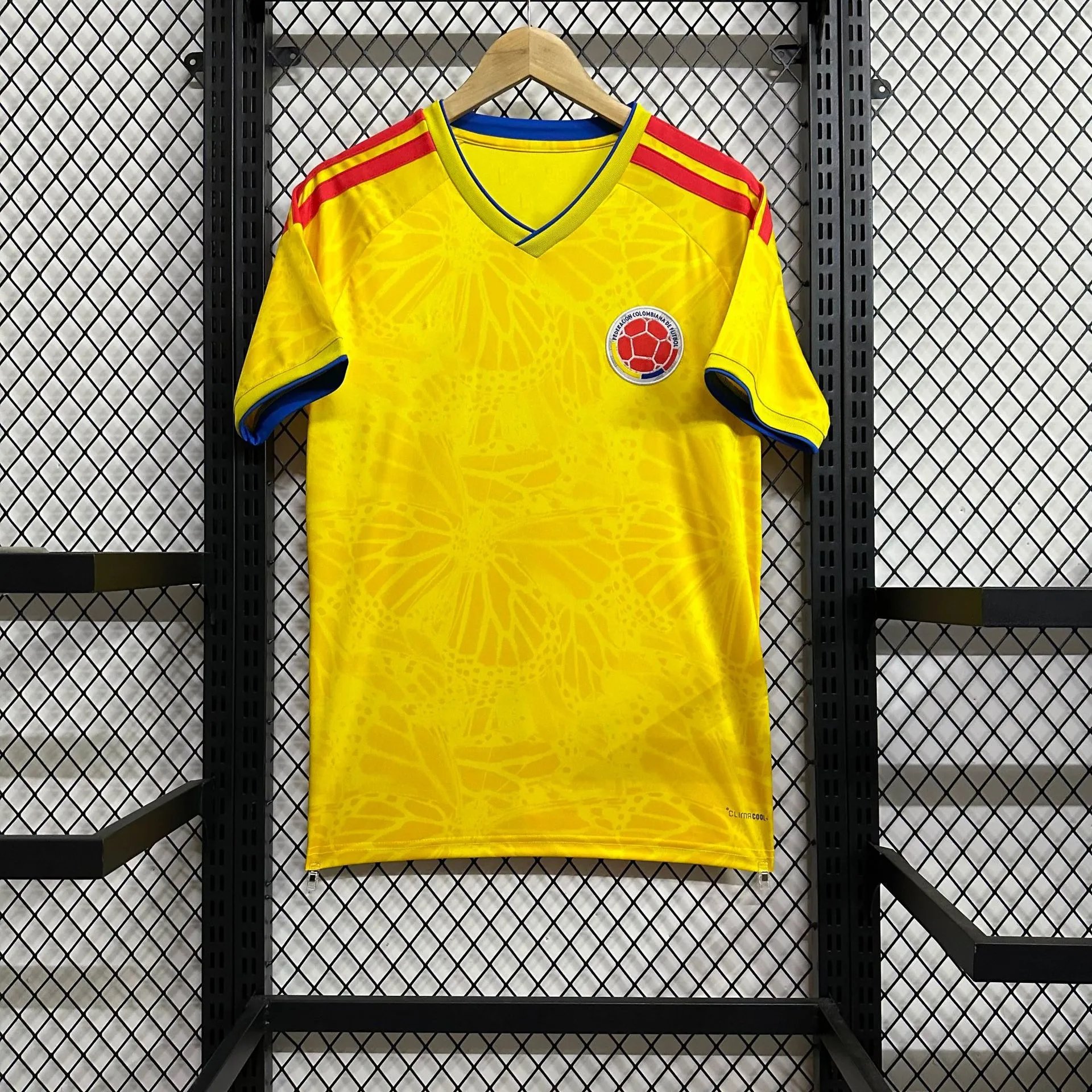 Puma Football Jerseys National Team Short-Sleeve — Fans 26-27 Colombia home game