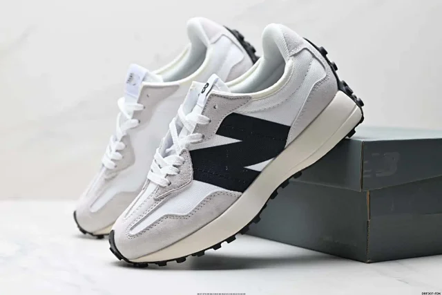 New Balance Sneakers 327 low-top with oversized N side logo and lug outsole product detail image 6