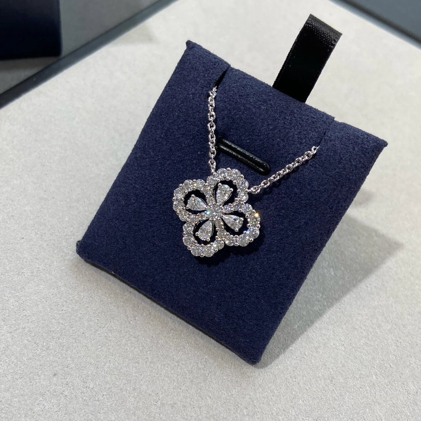 Design Four-Petal Flower Pendant Necklace with Sky Blue and Clear Crystals Jewelry - 5