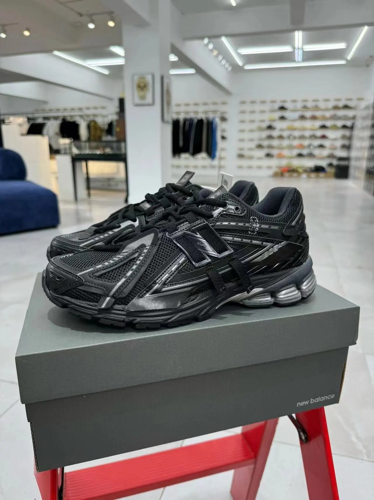 Nlock Sneakers 1906R mesh running — Deconstructing Pure Black