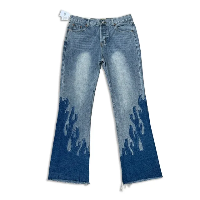Gallery Dept. Jeans Distressed patchwork and paint-splatter designs product detail image 4