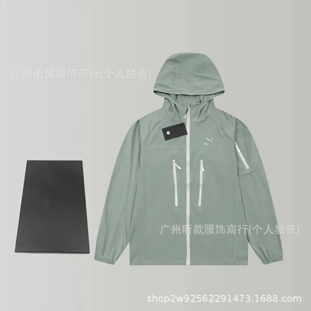 Arc'teryx Jackets Hooded lightweight zip jacket with pockets product detail image 8