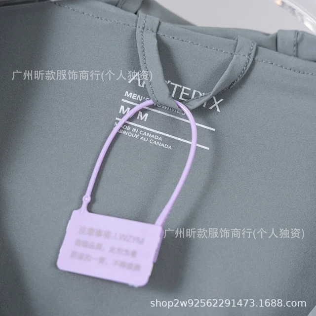 Arc'teryx Jackets Hooded lightweight zip jacket with pockets product detail image 27