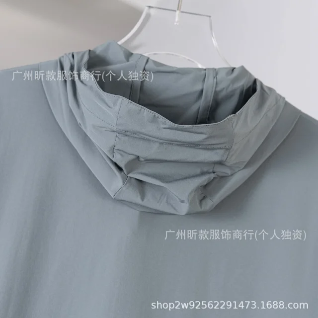 Arc'teryx Jackets Hooded lightweight zip jacket with pockets product detail image 28