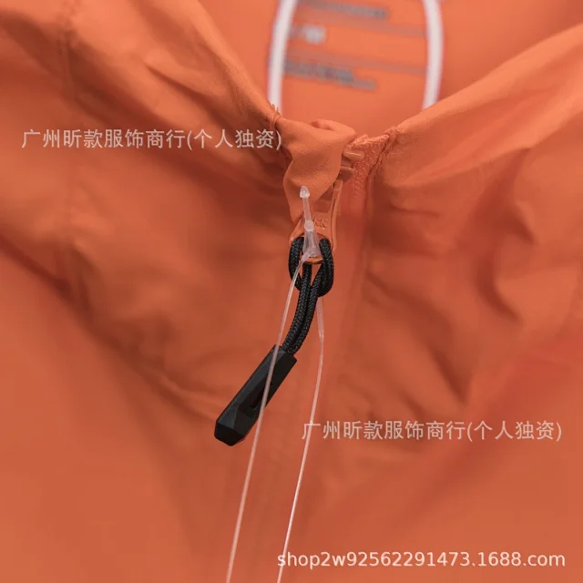 Arc'teryx Jackets Hooded lightweight zip jacket with pockets product detail image 30