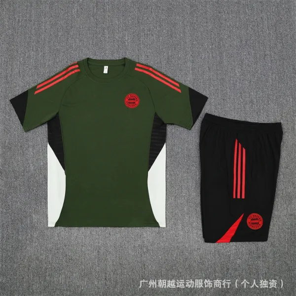 Design FC Bayern Munich Training Set Army Green / Black / Red Sets - 1