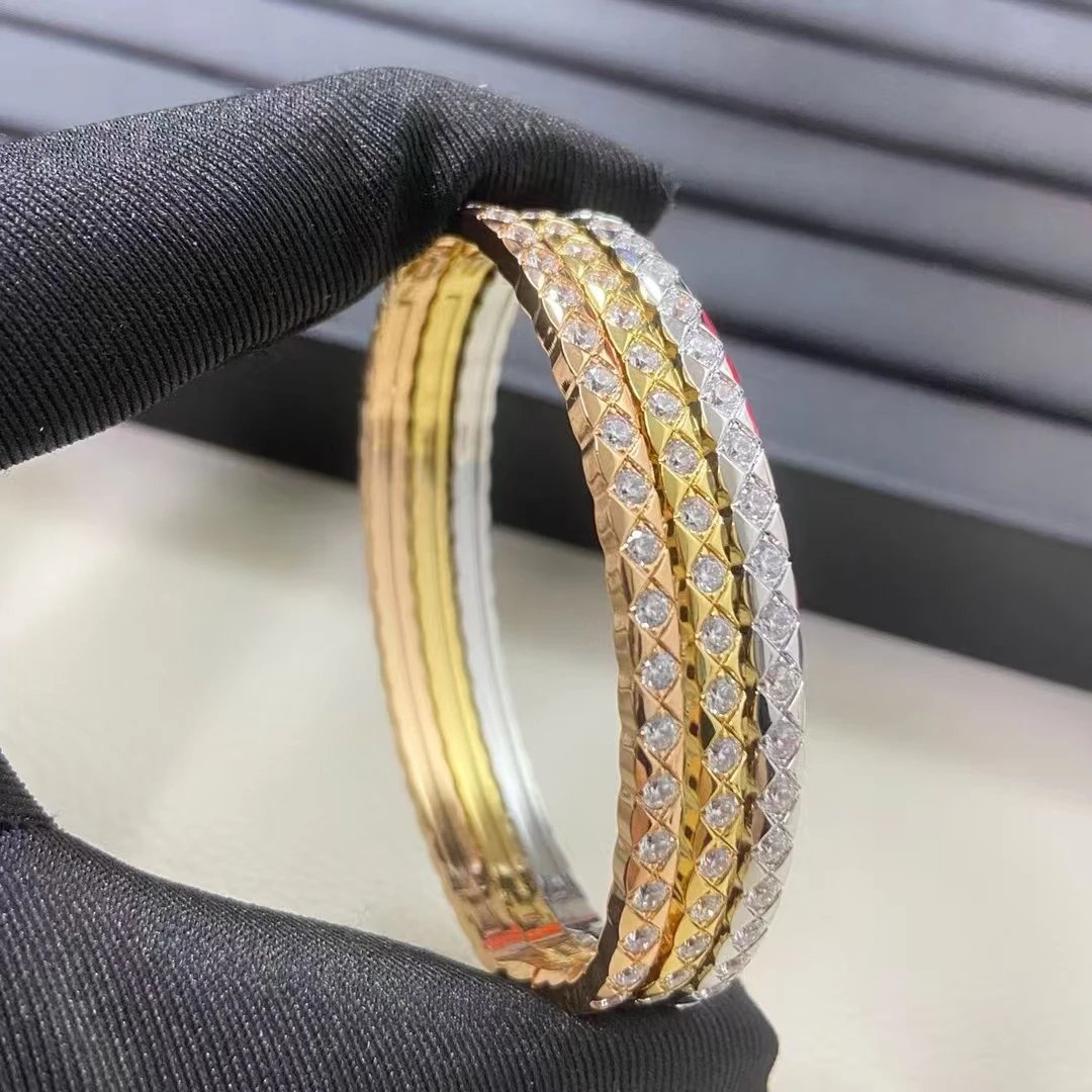 Design Diamond-Set Twisted Gold Bangle Bracelet Jewelry - 5
