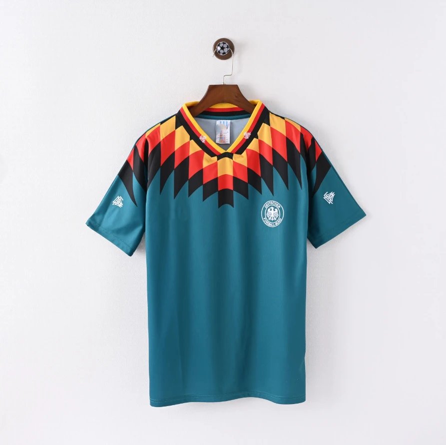 Design Spain National Team Retro Jersey Red / Navy Jersey - 23