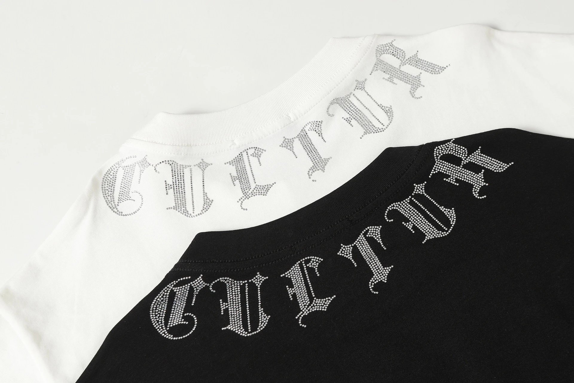 Design Gothic Letter M / L Red Oversized T-Shirt - 3