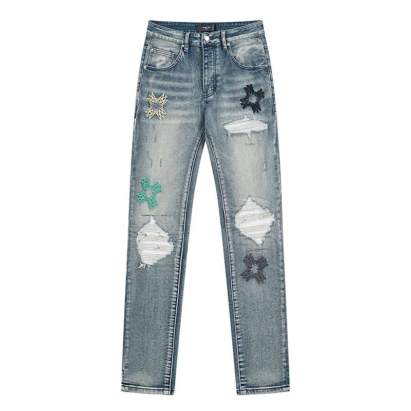 Design Floral Embroidered Flared Jeans Light Wash - 29