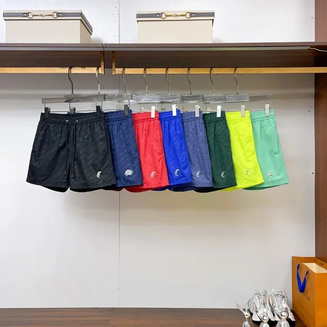 Moncler Shorts M242 logo-print drawstring product detail image 2