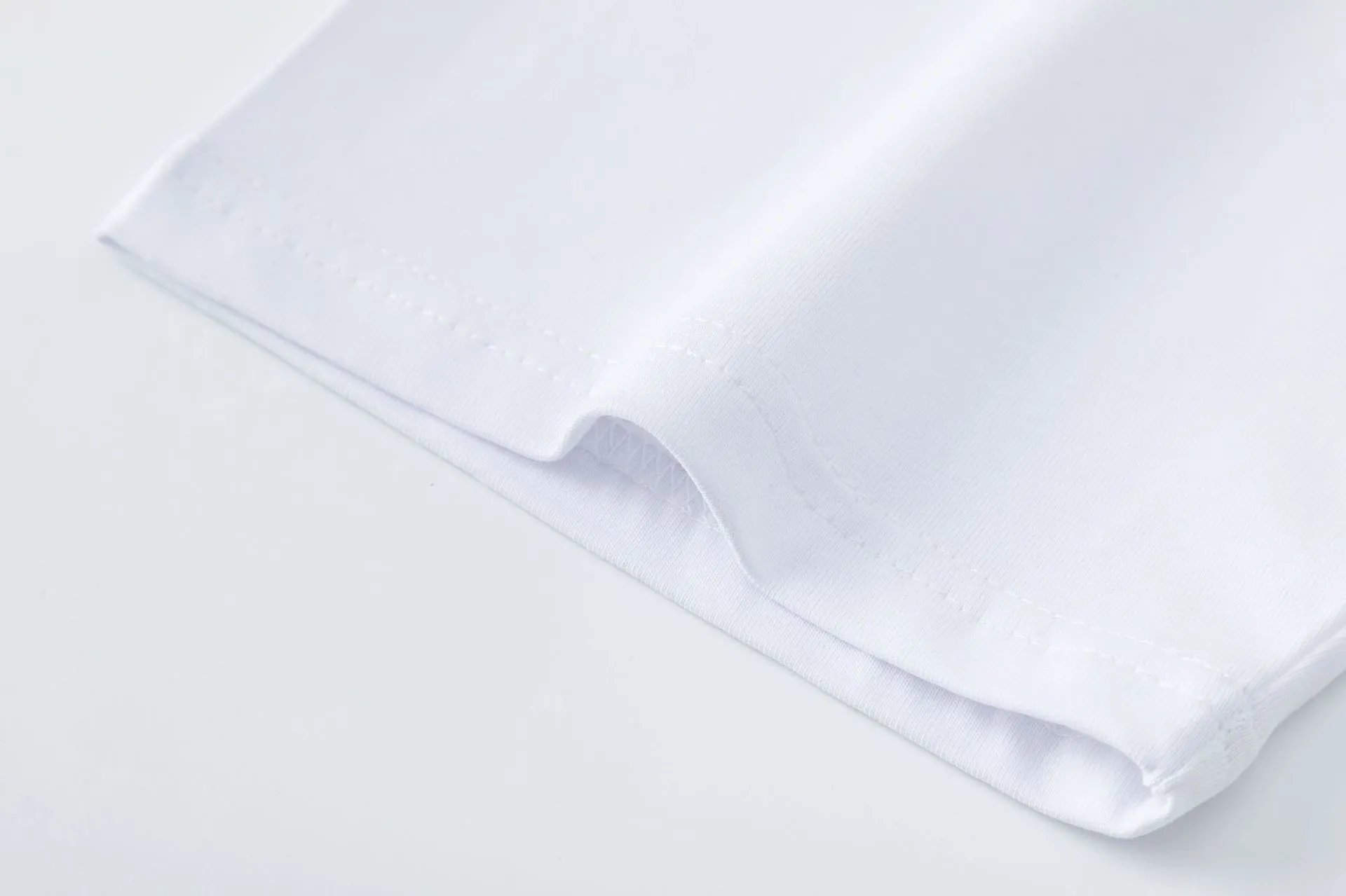 Off-White x Manioca Studio Arrow Graphic White T-Shirt - 24