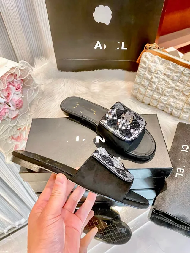 Chanel Slippers Rhinestone Plaid Double-C Logo Slide product detail image 2