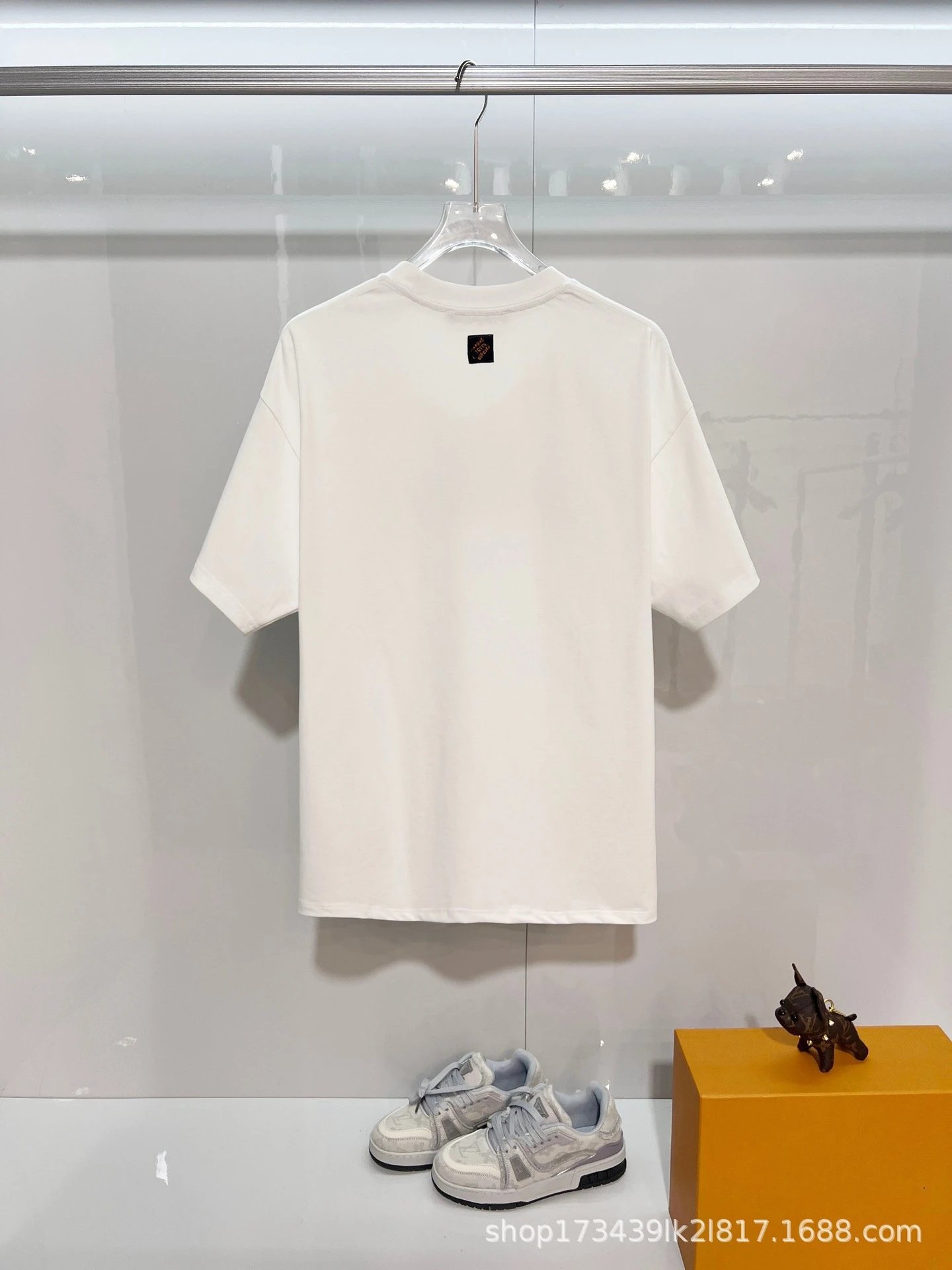 Design Embroidered Logo White T-Shirt - 9