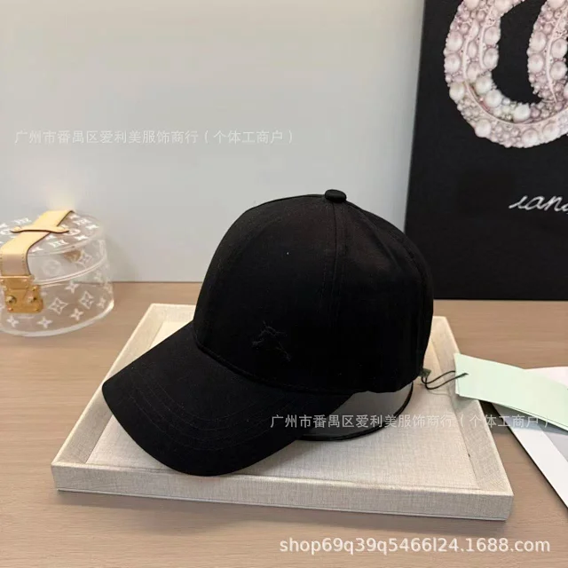 Burberry Hats Embroidered Equestrian Knight Baseball Cap product detail image 3