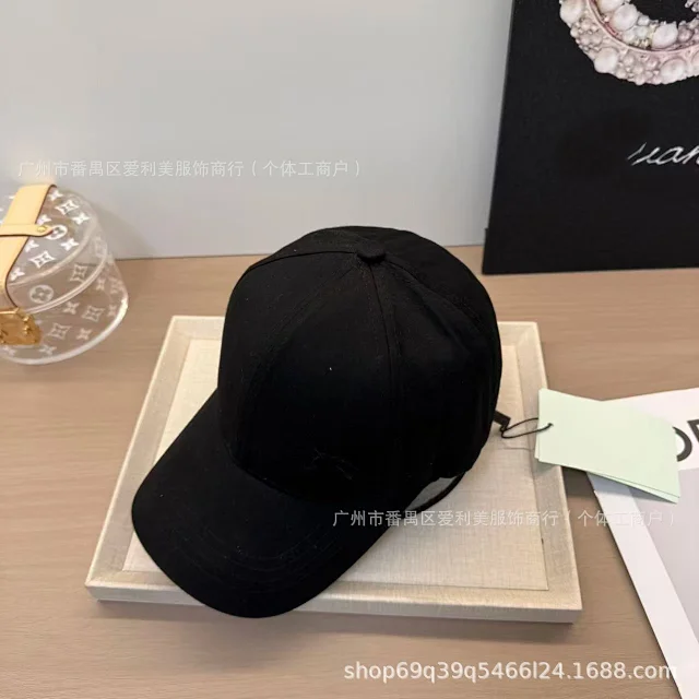 Burberry Hats Embroidered Equestrian Knight Baseball Cap product detail image 4