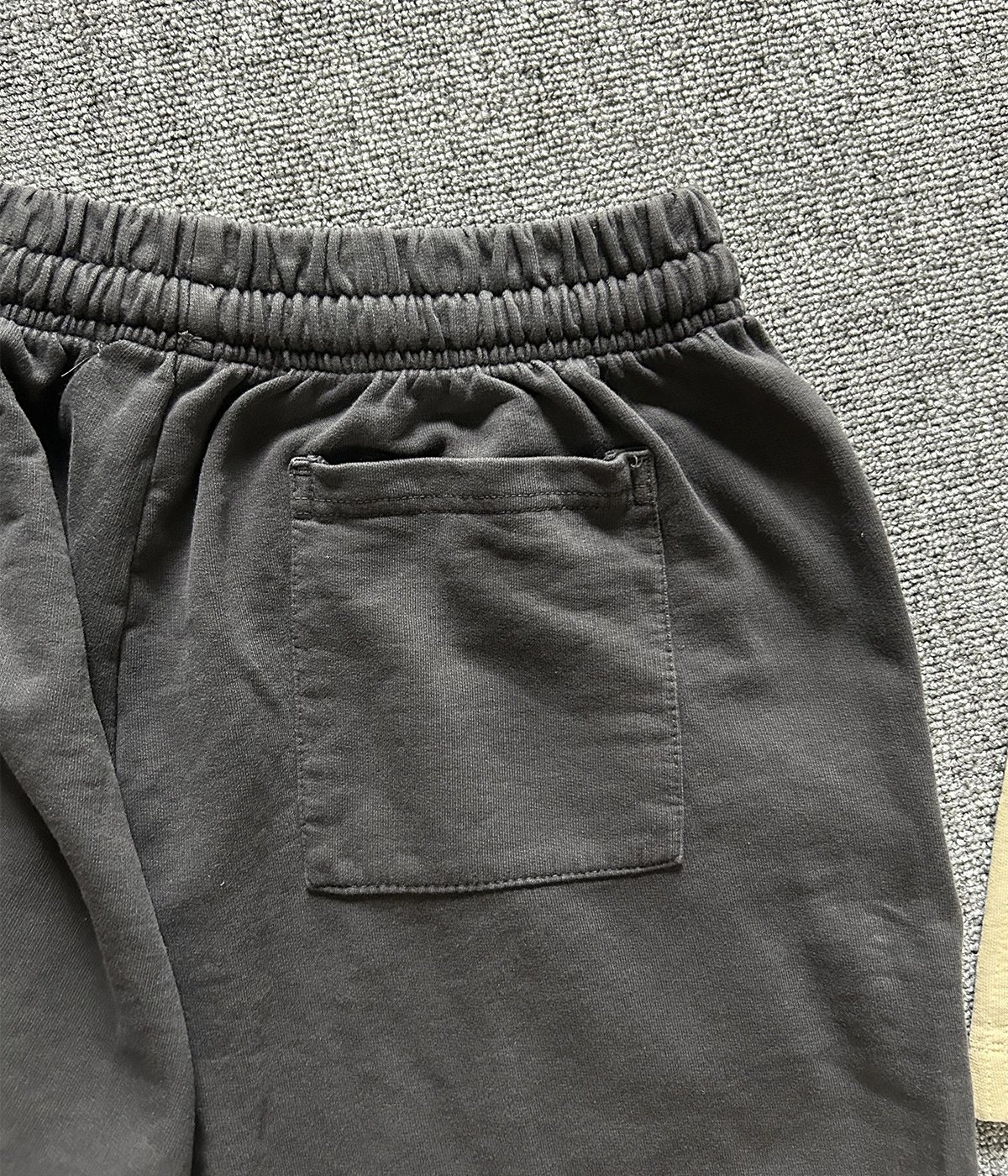Carhartt Work In Progress Carhartt WIP Sweat Shorts Army Green Shorts - 21