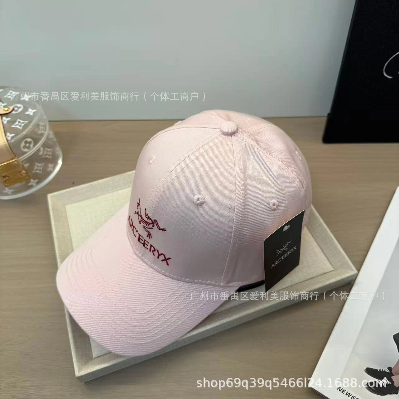 Unbranded Hats Embroidered baseball cap with curved brim image 4