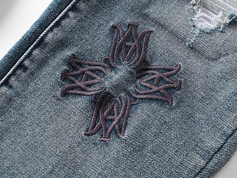 Design Floral Embroidered Flared Jeans Light Wash - 38