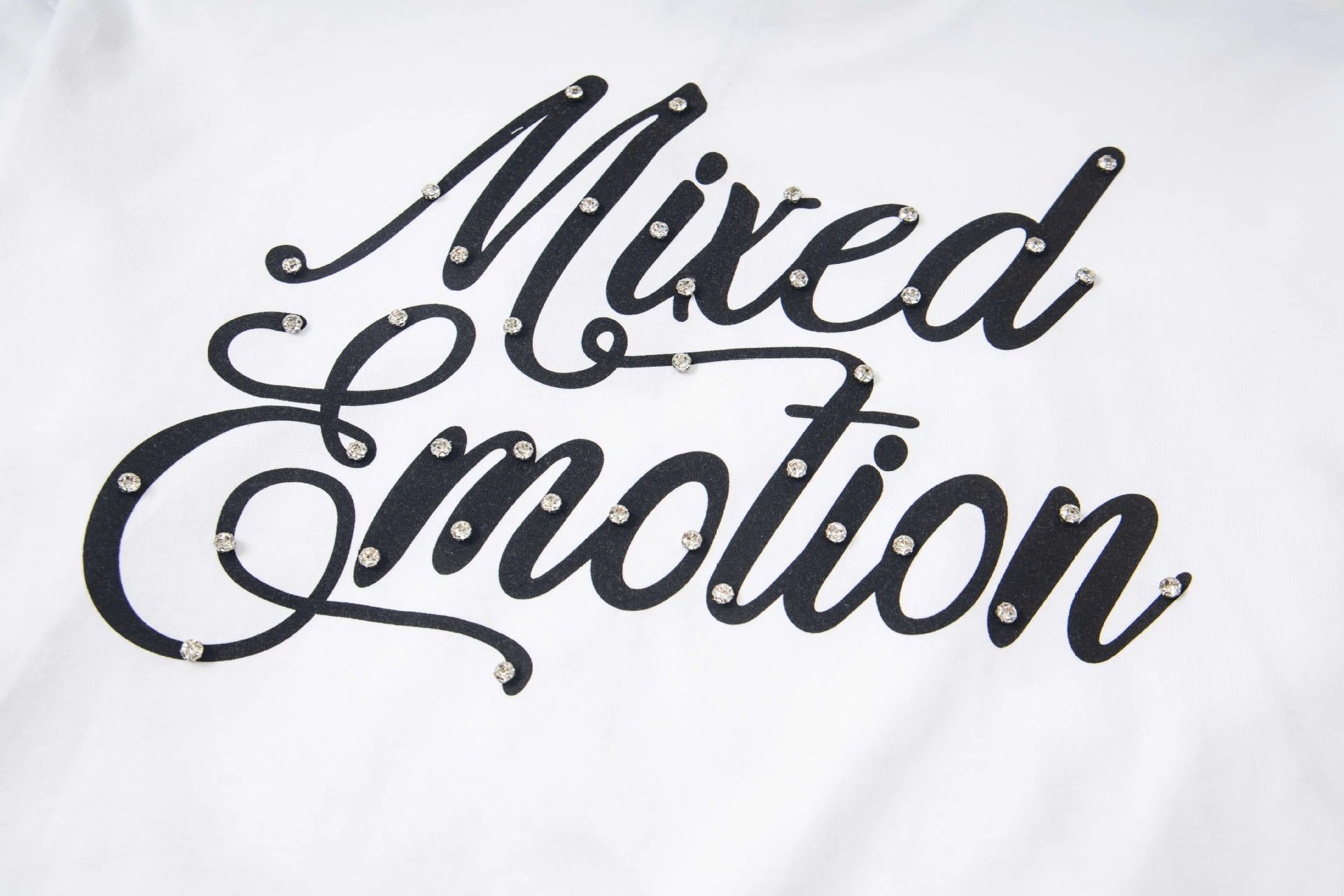 Design Mixed Emotion Cupid Graphic Cropped Long-Sleeve T-Shirt White T-Shirts - 3