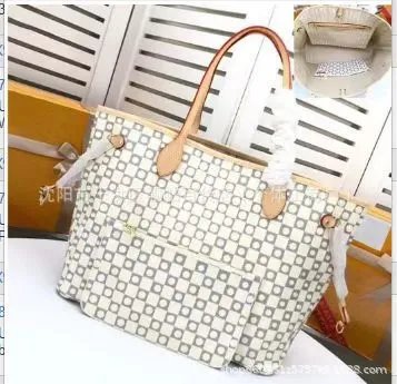 Design Checkered Pattern Tote Bag with Matching Clutch in Brown and Pink - 8