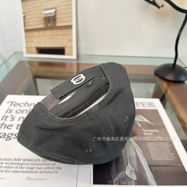 Unbranded Hats Distressed contrast-trim baseball cap with embroidered double-loop motif product detail image 4