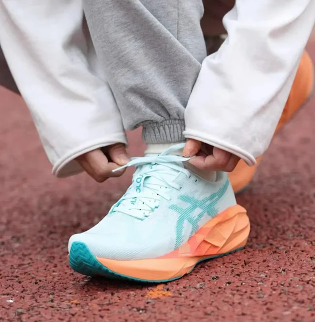 ASICS Sneakers NOVABLAST 5 product detail image 1