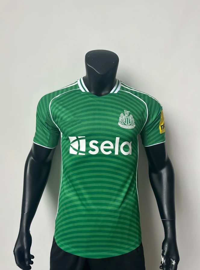 Design Benfica Away Jersey 2023-24 Cream with Red Accents Jersey - 15